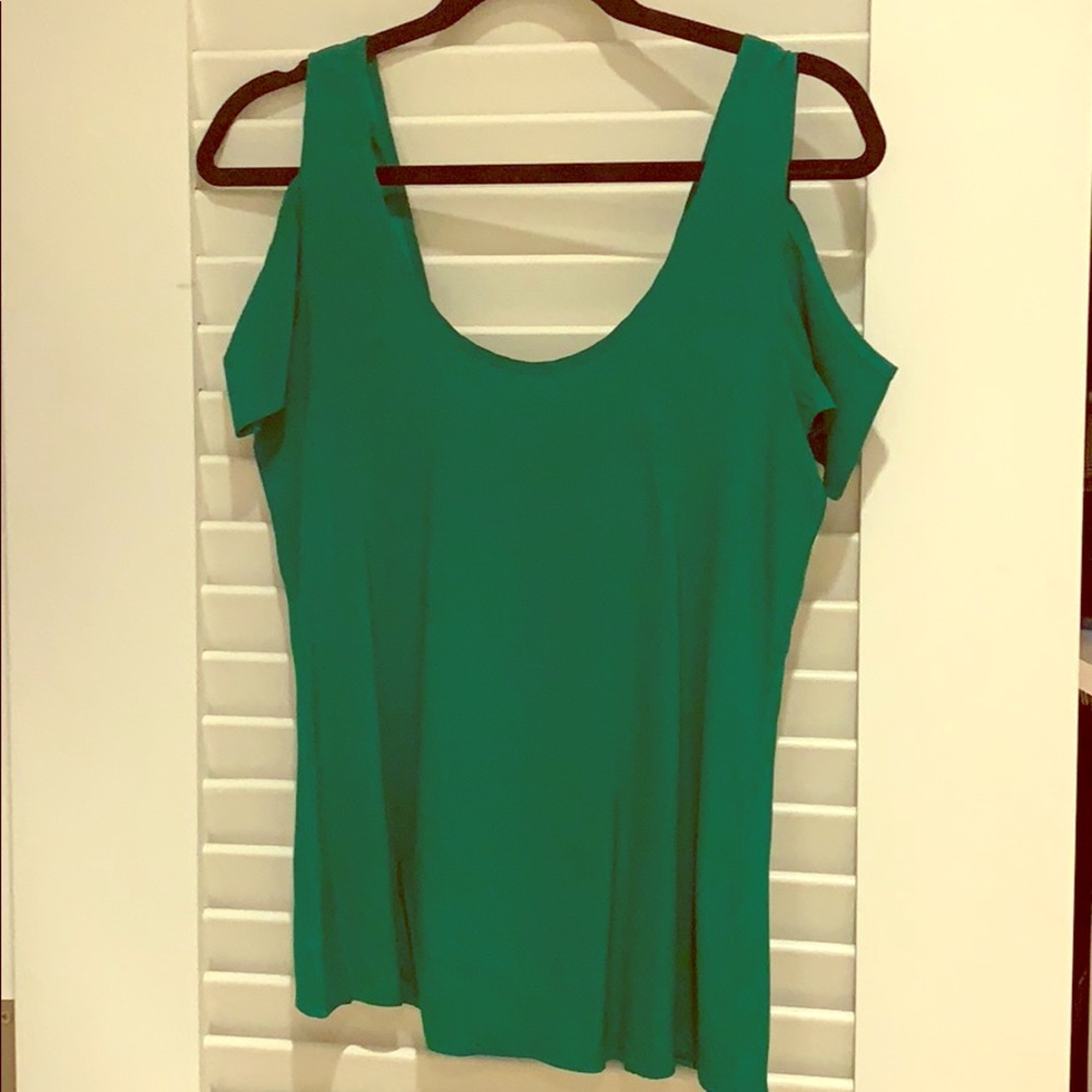 Jennifer Hope green cut out top